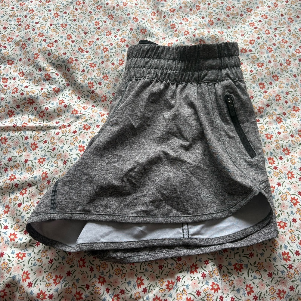 Lululemon tracker shorts grey